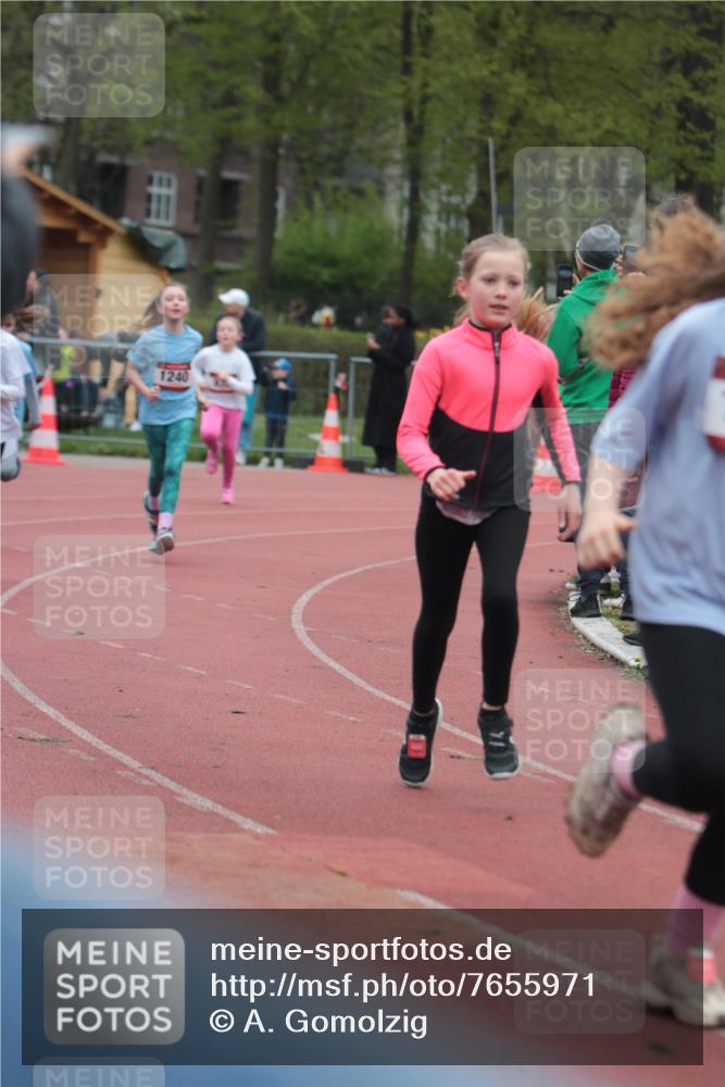 13.04.2025 - Hammer Lauf A. Gomolzig http://msf.ph/oto/7655971 13.04.2025 09:26:00 Ziel 805, 836, 848, 854, 865, 921, 964, 1240, 1250, 1414, 1423, 1710 meine-sportfotos.de