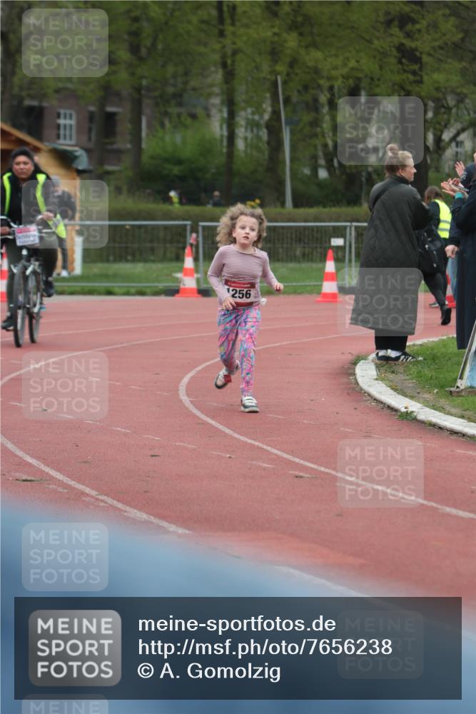 13.04.2025 - Hammer Lauf A. Gomolzig http://msf.ph/oto/7656238 13.04.2025 09:28:40 Ziel 392 meine-sportfotos.de