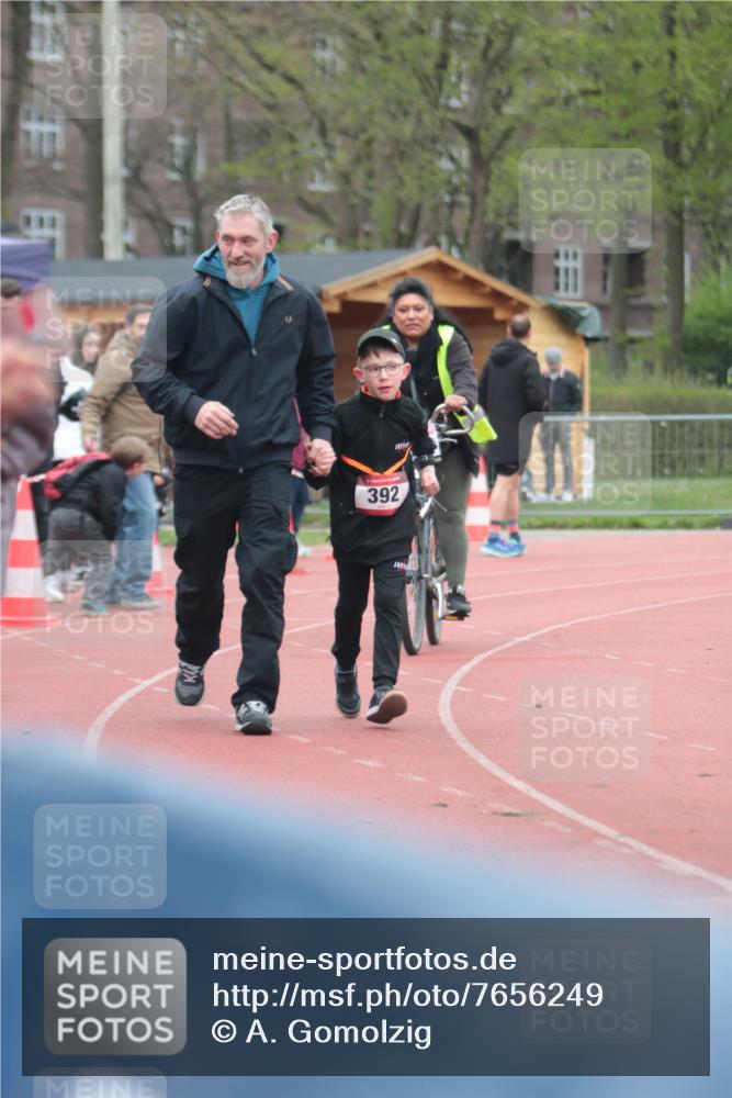 13.04.2025 - Hammer Lauf A. Gomolzig http://msf.ph/oto/7656249 13.04.2025 09:28:42 Ziel 392 meine-sportfotos.de