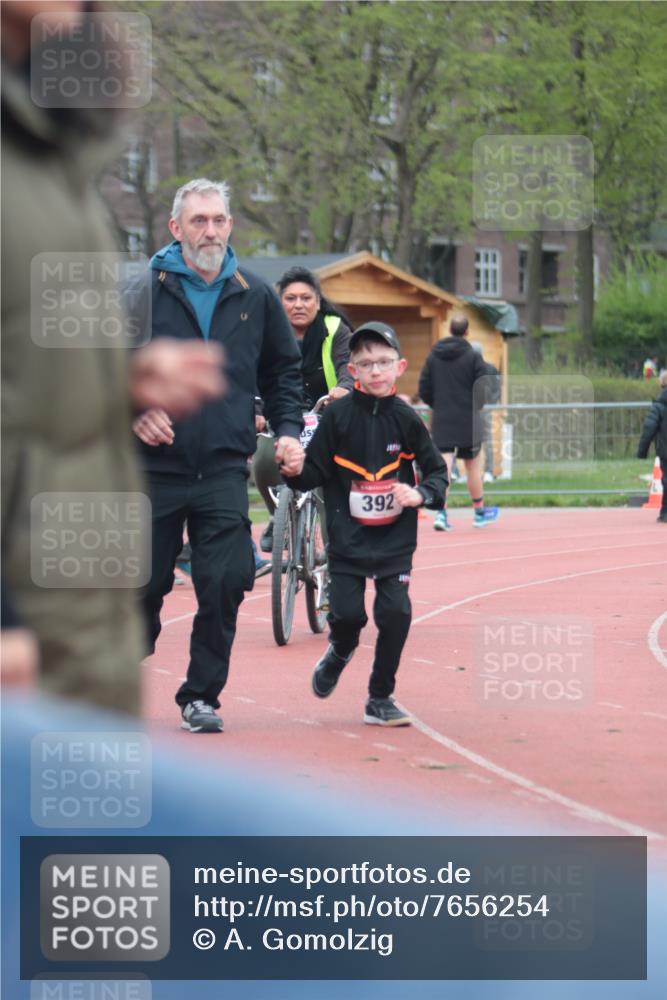13.04.2025 - Hammer Lauf A. Gomolzig http://msf.ph/oto/7656254 13.04.2025 09:28:43 Ziel 392 meine-sportfotos.de