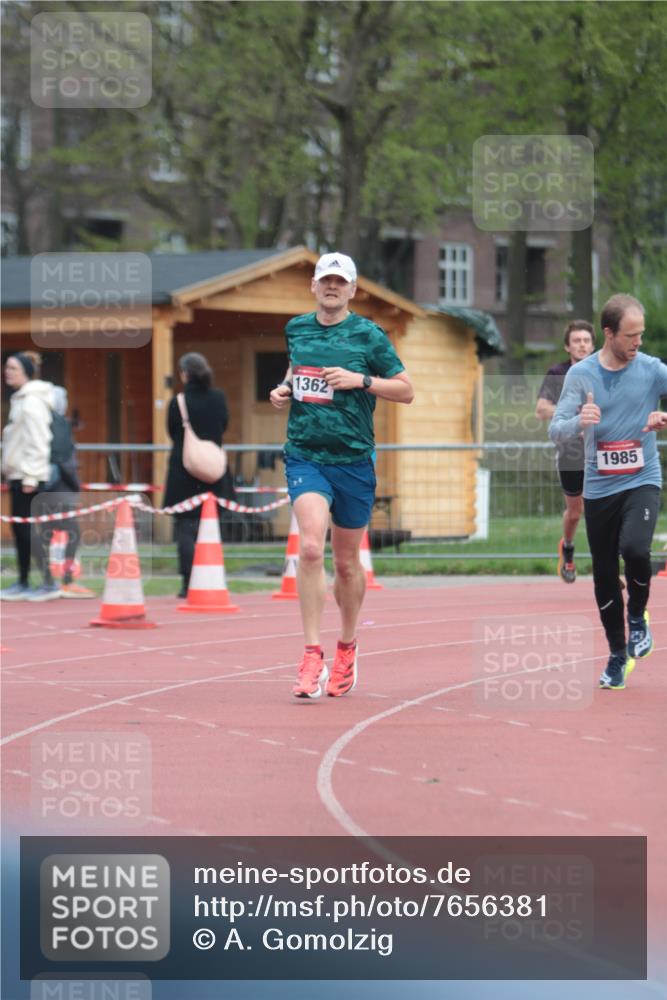 13.04.2025 - Hammer Lauf A. Gomolzig http://msf.ph/oto/7656381 13.04.2025 10:06:26 Ziel 102, 656, 1362, 1985 meine-sportfotos.de