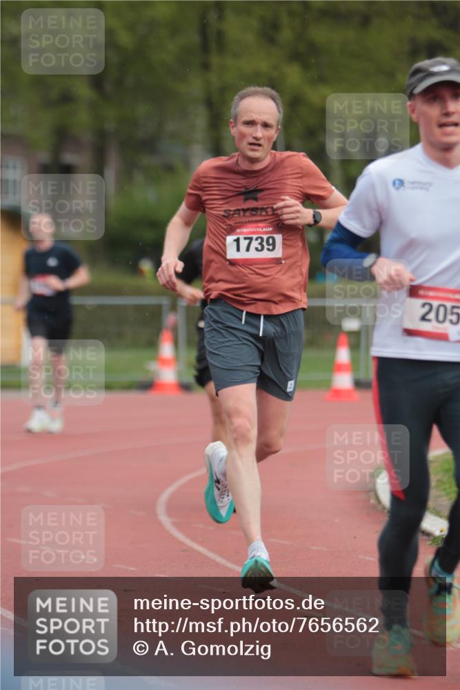 13.04.2025 - Hammer Lauf A. Gomolzig http://msf.ph/oto/7656562 13.04.2025 10:07:48 Ziel 205, 272, 635, 1318, 1739, 1959 meine-sportfotos.de