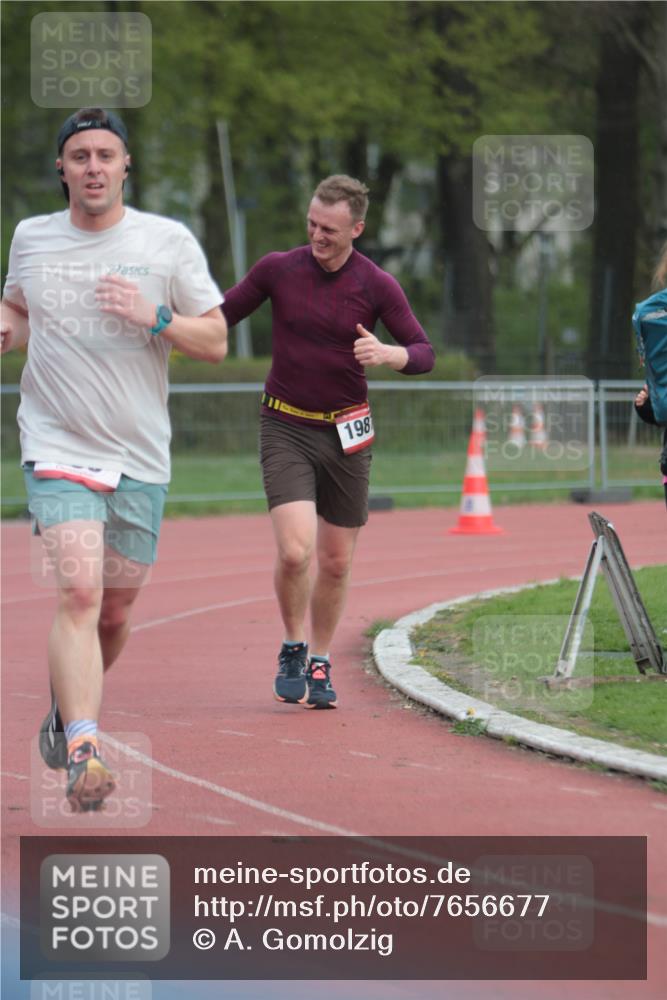 13.04.2025 - Hammer Lauf A. Gomolzig http://msf.ph/oto/7656677 13.04.2025 10:08:30 Ziel 239, 744, 766, 1763, 1987 meine-sportfotos.de