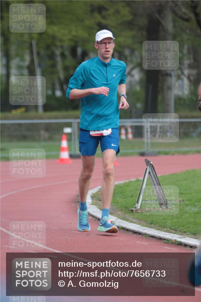 13.04.2025 - Hammer Lauf A. Gomolzig http://msf.ph/oto/7656733 13.04.2025 10:08:53 Ziel 214, 518, 1809 meine-sportfotos.de