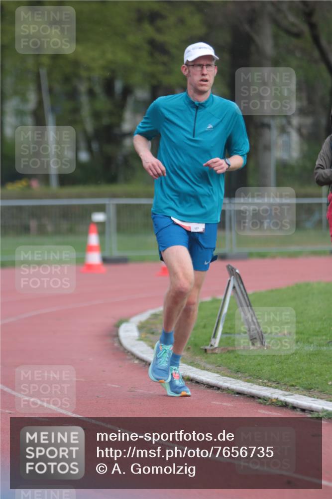 13.04.2025 - Hammer Lauf A. Gomolzig http://msf.ph/oto/7656735 13.04.2025 10:08:53 Ziel 214, 518, 1809 meine-sportfotos.de