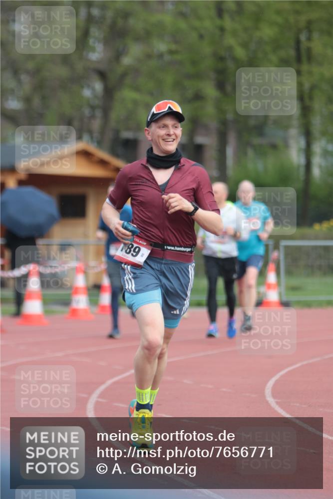 13.04.2025 - Hammer Lauf A. Gomolzig http://msf.ph/oto/7656771 13.04.2025 10:09:09 Ziel 155, 158, 189, 357, 1757, 1919 meine-sportfotos.de