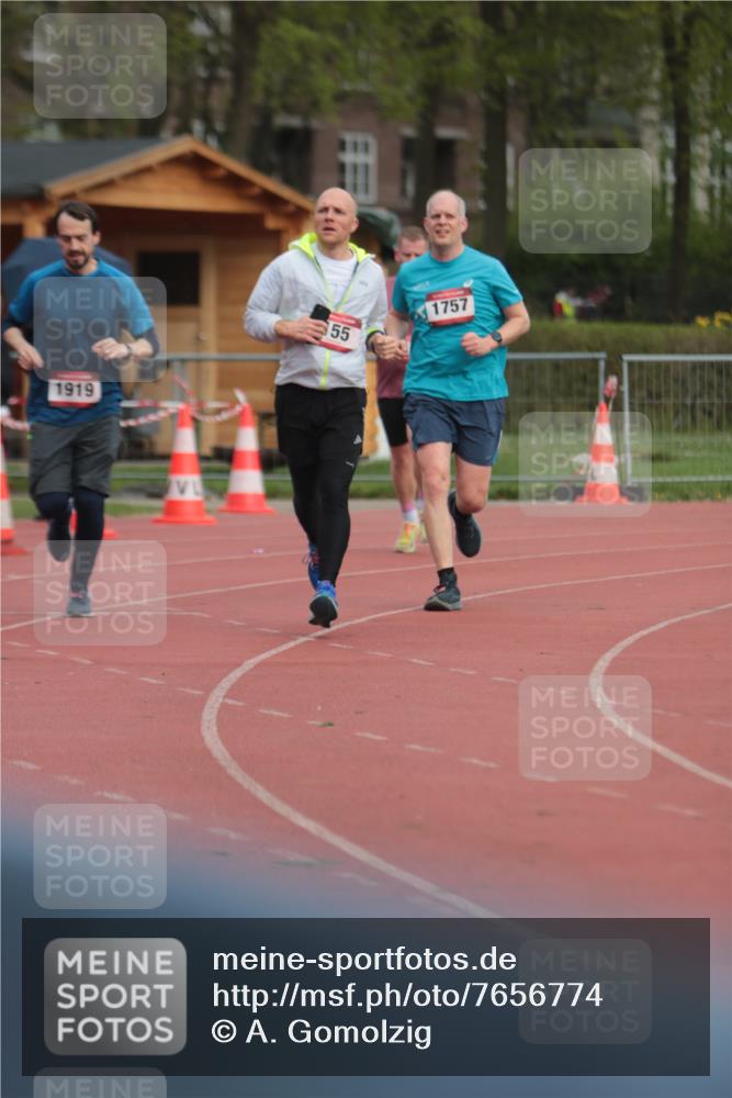 13.04.2025 - Hammer Lauf A. Gomolzig http://msf.ph/oto/7656774 13.04.2025 10:09:11 Ziel 155, 158, 1757, 1919 meine-sportfotos.de