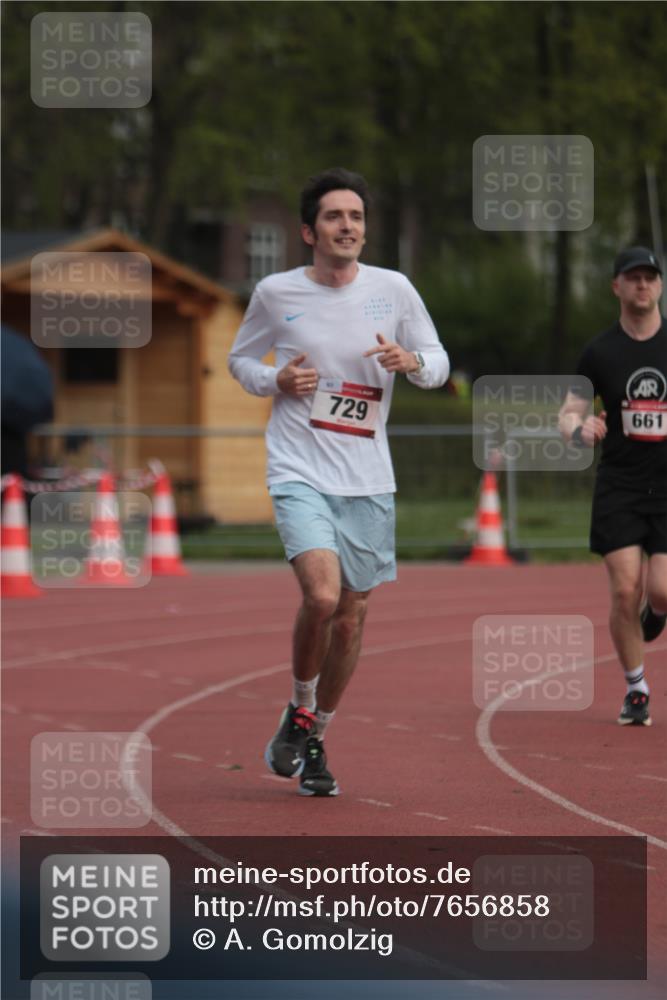 13.04.2025 - Hammer Lauf A. Gomolzig http://msf.ph/oto/7656858 13.04.2025 10:09:47 Ziel 611, 661, 729 meine-sportfotos.de