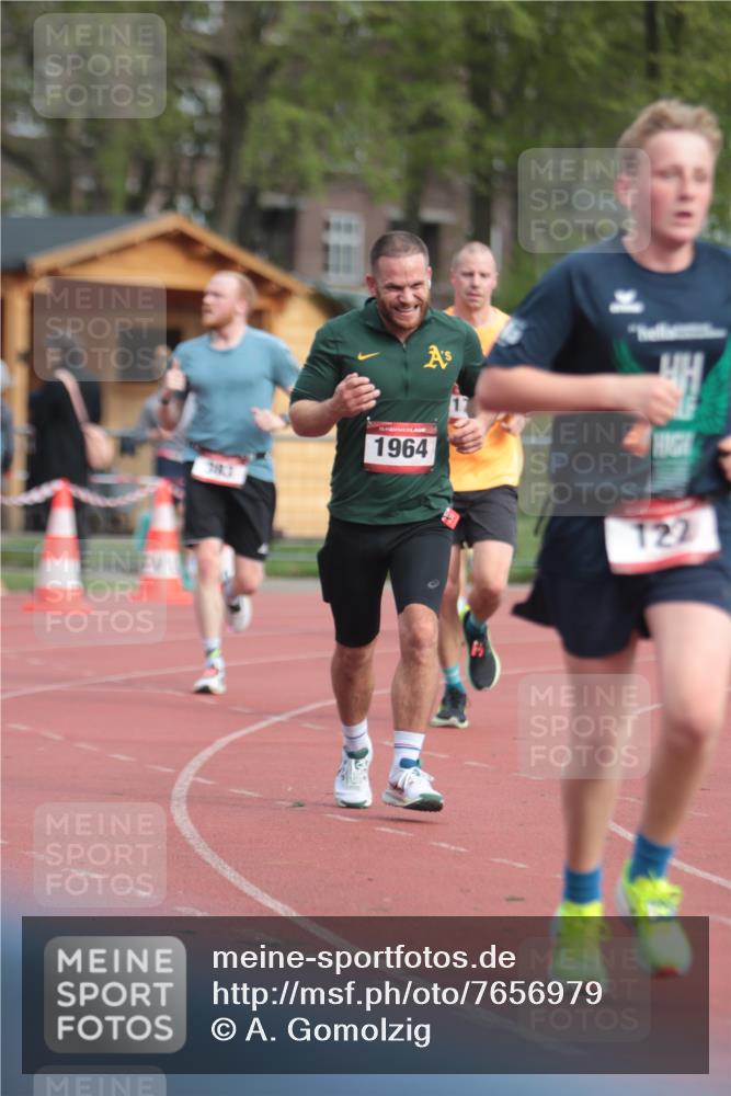 13.04.2025 - Hammer Lauf A. Gomolzig http://msf.ph/oto/7656979 13.04.2025 10:10:36 Ziel 122, 383, 765, 1728, 1907, 1964 meine-sportfotos.de