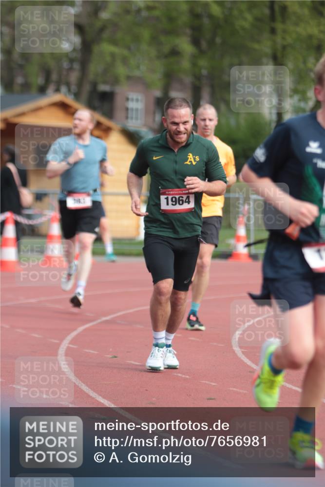 13.04.2025 - Hammer Lauf A. Gomolzig http://msf.ph/oto/7656981 13.04.2025 10:10:36 Ziel 122, 383, 765, 1728, 1907, 1964 meine-sportfotos.de