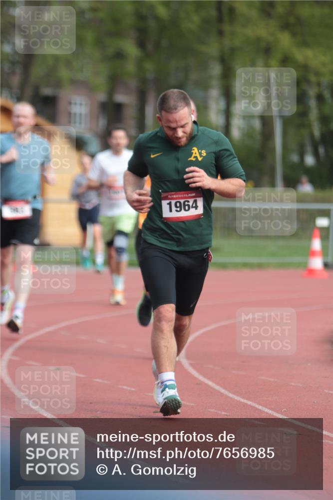 13.04.2025 - Hammer Lauf A. Gomolzig http://msf.ph/oto/7656985 13.04.2025 10:10:37 Ziel 122, 383, 765, 1728, 1907, 1964 meine-sportfotos.de