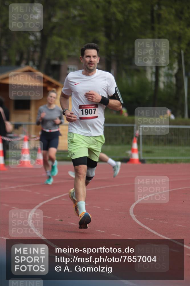13.04.2025 - Hammer Lauf A. Gomolzig http://msf.ph/oto/7657004 13.04.2025 10:10:40 Ziel 383, 765, 1907 meine-sportfotos.de