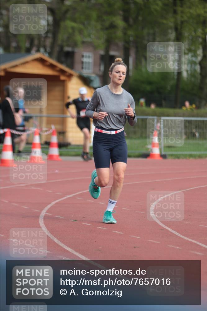 13.04.2025 - Hammer Lauf A. Gomolzig http://msf.ph/oto/7657016 13.04.2025 10:10:43 Ziel 314, 655, 765 meine-sportfotos.de