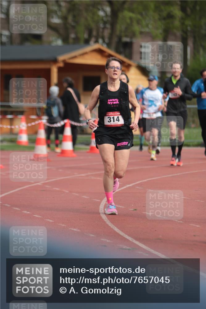 13.04.2025 - Hammer Lauf A. Gomolzig http://msf.ph/oto/7657045 13.04.2025 10:10:52 Ziel 197, 314, 328, 624, 655, 742, 1039, 1143, 1182, 1944 meine-sportfotos.de