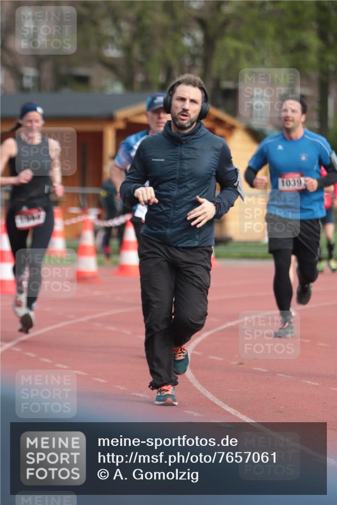13.04.2025 - Hammer Lauf A. Gomolzig http://msf.ph/oto/7657061 13.04.2025 10:10:56 Ziel 197, 328, 624, 718, 742, 1039, 1143, 1944, 1961 meine-sportfotos.de