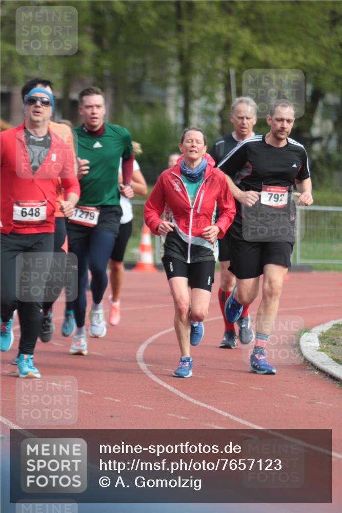13.04.2025 - Hammer Lauf A. Gomolzig http://msf.ph/oto/7657123 13.04.2025 10:11:13 Ziel 430, 627, 648, 792, 824, 936, 1106, 1279, 1345, 1708, 1801, 1849, 1864, 1903 meine-sportfotos.de