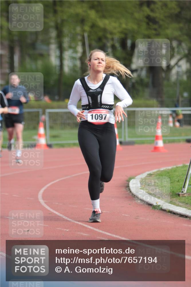 13.04.2025 - Hammer Lauf A. Gomolzig http://msf.ph/oto/7657194 13.04.2025 10:11:44 Ziel 131, 162, 249, 450, 520, 956, 1096, 1097, 1841 meine-sportfotos.de