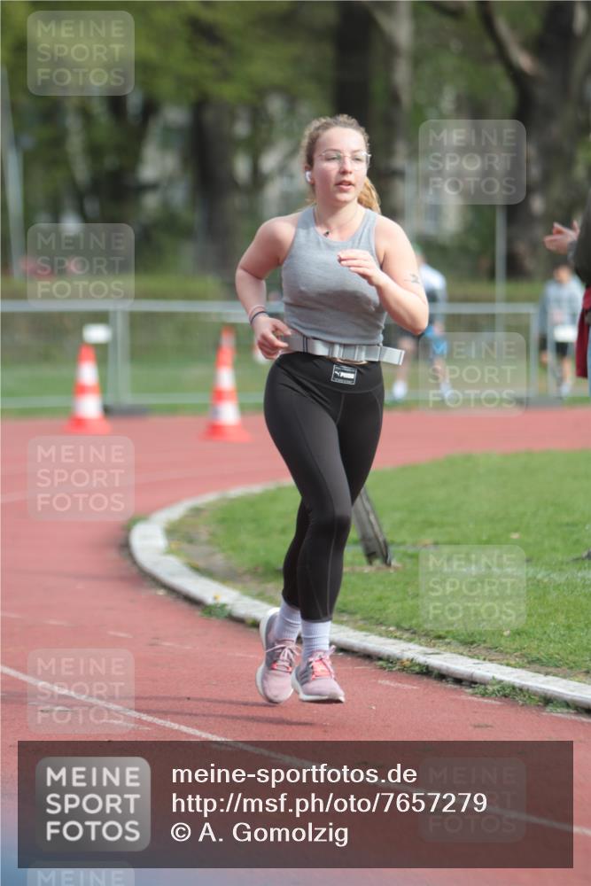 13.04.2025 - Hammer Lauf A. Gomolzig http://msf.ph/oto/7657279 13.04.2025 10:12:12 Ziel 150, 904, 1059, 1060, 1099 meine-sportfotos.de
