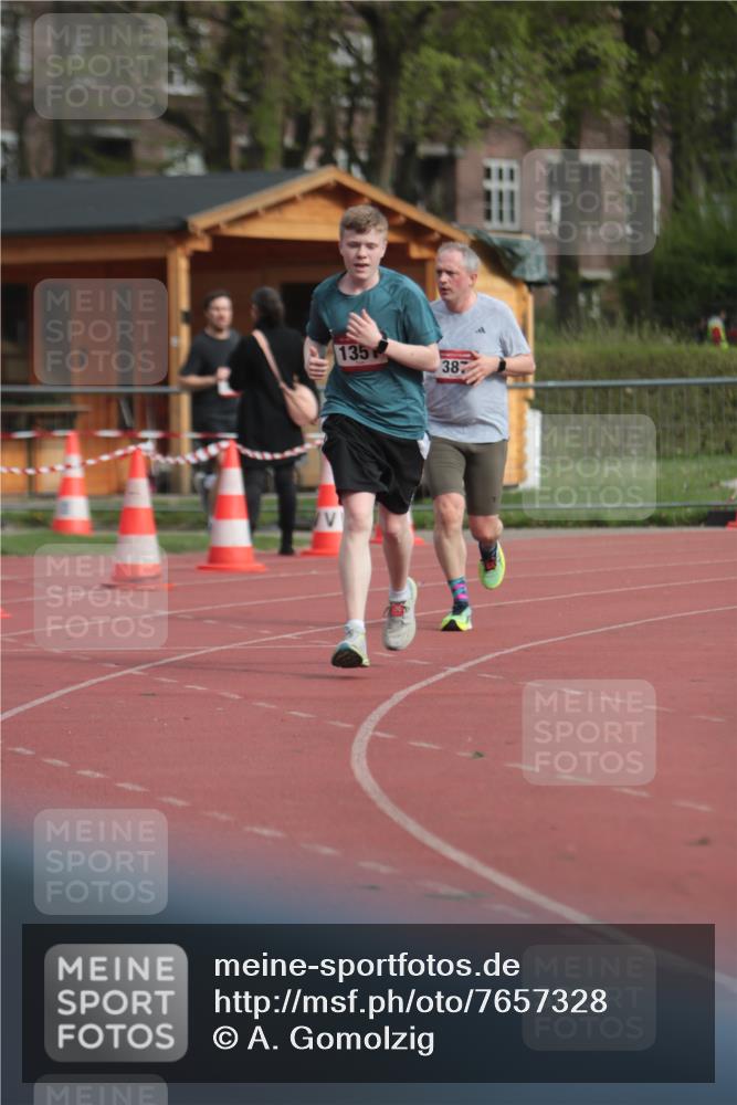13.04.2025 - Hammer Lauf A. Gomolzig http://msf.ph/oto/7657328 13.04.2025 10:12:31 Ziel 260, 387, 1134, 1351, 1769 meine-sportfotos.de
