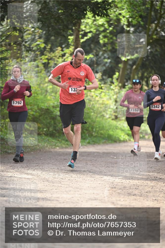 13.04.2025 - Hammer Lauf Dr. Thomas Lammeyer http://msf.ph/oto/7657353 13.04.2025 10:42:30 Laufen 1792, 15, 137, 1183, 1342 meine-sportfotos.de