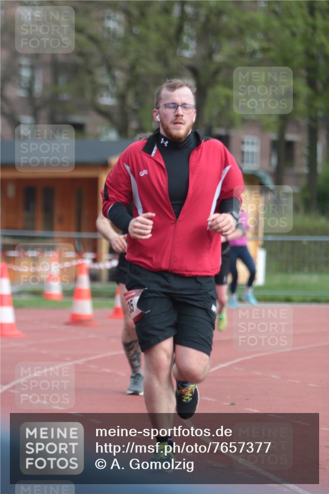 13.04.2025 - Hammer Lauf A. Gomolzig http://msf.ph/oto/7657377 13.04.2025 10:12:45 Ziel 210, 498, 935, 1718, 1796 meine-sportfotos.de