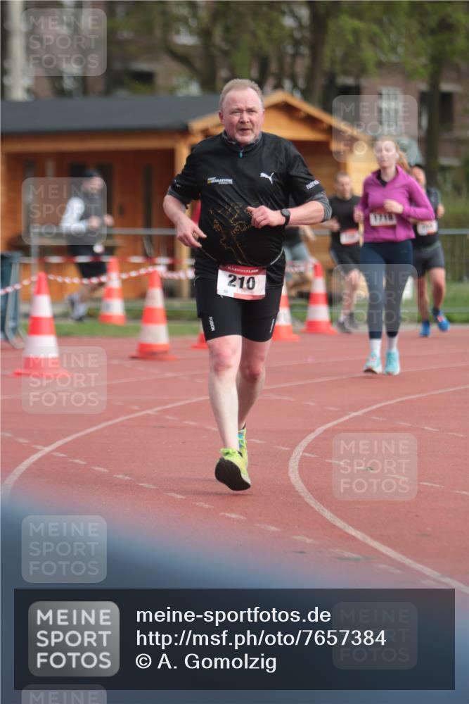 13.04.2025 - Hammer Lauf A. Gomolzig http://msf.ph/oto/7657384 13.04.2025 10:12:49 Ziel 210, 449, 699, 1718 meine-sportfotos.de