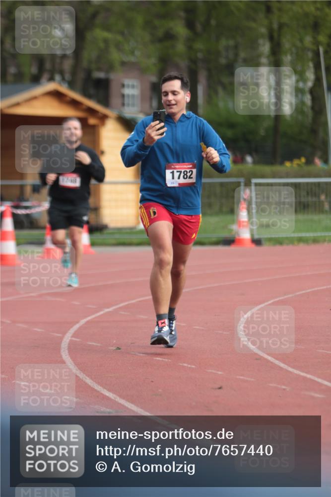 13.04.2025 - Hammer Lauf A. Gomolzig http://msf.ph/oto/7657440 13.04.2025 10:13:06 Ziel 1782 meine-sportfotos.de
