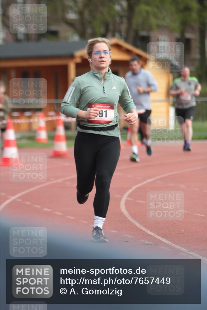 13.04.2025 - Hammer Lauf A. Gomolzig http://msf.ph/oto/7657449 13.04.2025 10:13:16 Ziel 491, 575, 1061, 1105 meine-sportfotos.de