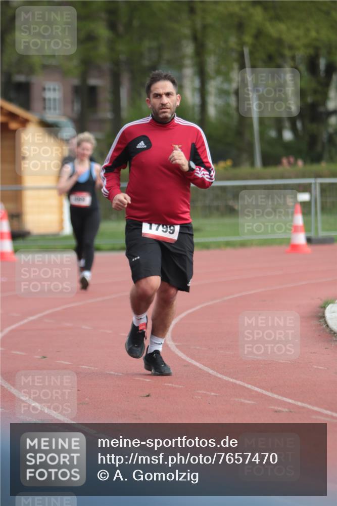 13.04.2025 - Hammer Lauf A. Gomolzig http://msf.ph/oto/7657470 13.04.2025 10:13:38 Ziel 499, 926, 1799 meine-sportfotos.de