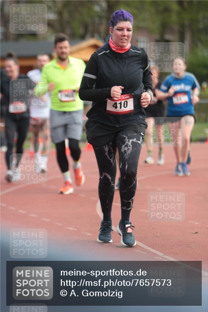 13.04.2025 - Hammer Lauf A. Gomolzig http://msf.ph/oto/7657573 13.04.2025 10:14:17 Ziel 151, 311, 410, 574, 772, 1588, 1968, 1988 meine-sportfotos.de