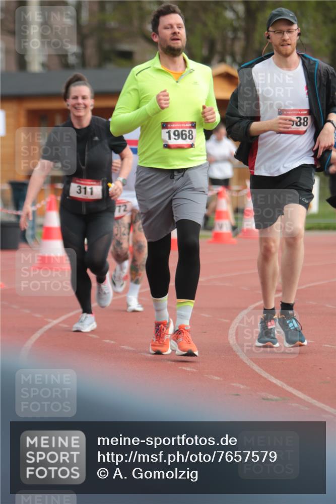 13.04.2025 - Hammer Lauf A. Gomolzig http://msf.ph/oto/7657579 13.04.2025 10:14:19 Ziel 151, 311, 410, 574, 772, 1588, 1778, 1968, 1988 meine-sportfotos.de