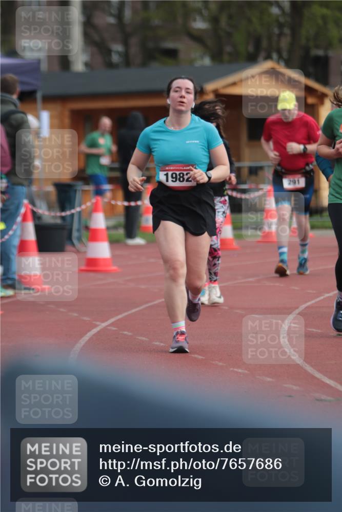 13.04.2025 - Hammer Lauf A. Gomolzig http://msf.ph/oto/7657686 13.04.2025 10:14:51 Ziel 291, 331, 525, 526, 676, 906, 962, 981, 1920, 1982, 1986, 1990 meine-sportfotos.de
