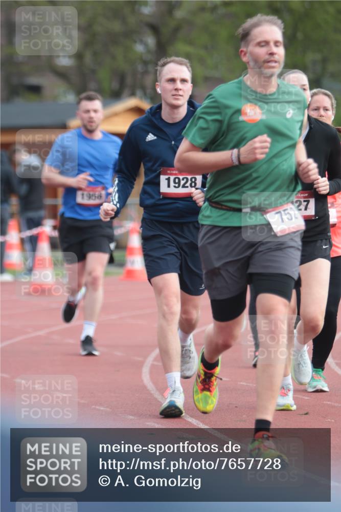 13.04.2025 - Hammer Lauf A. Gomolzig http://msf.ph/oto/7657728 13.04.2025 10:15:06 Ziel 460, 472, 752, 976, 1792, 1815, 1927, 1928, 1956 meine-sportfotos.de