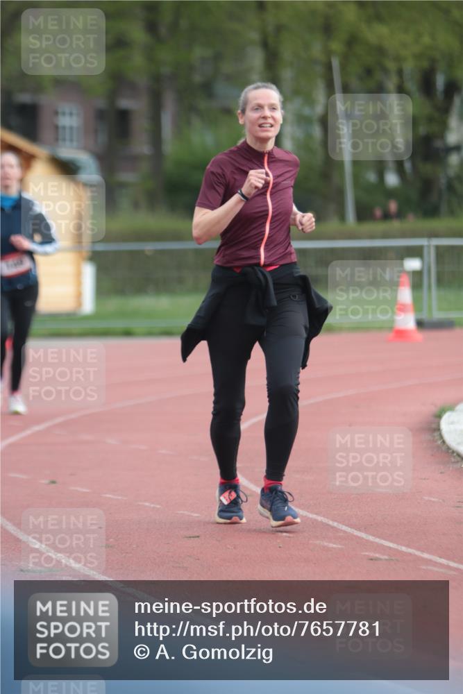 13.04.2025 - Hammer Lauf A. Gomolzig http://msf.ph/oto/7657781 13.04.2025 10:15:27 Ziel 149, 1147 meine-sportfotos.de