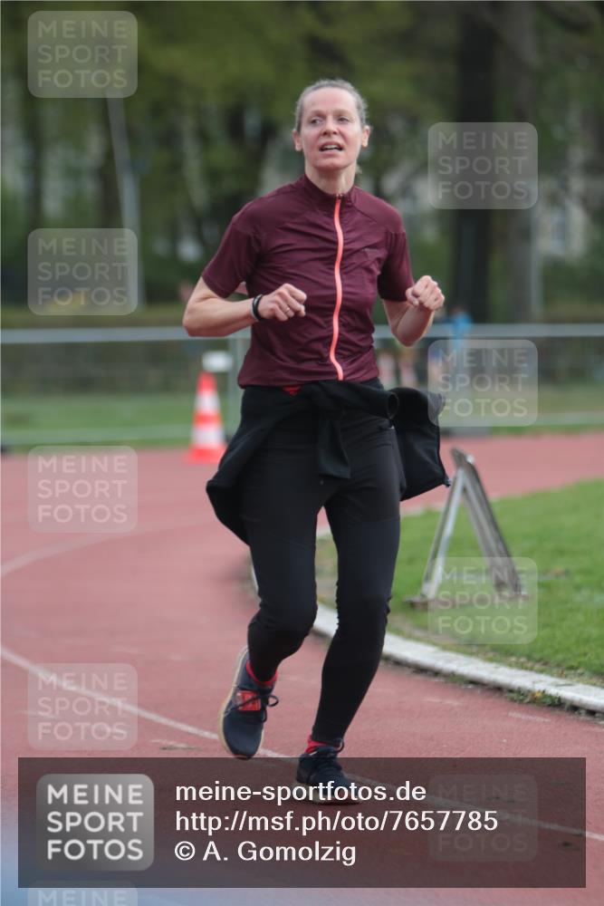 13.04.2025 - Hammer Lauf A. Gomolzig http://msf.ph/oto/7657785 13.04.2025 10:15:28 Ziel 149, 1147 meine-sportfotos.de