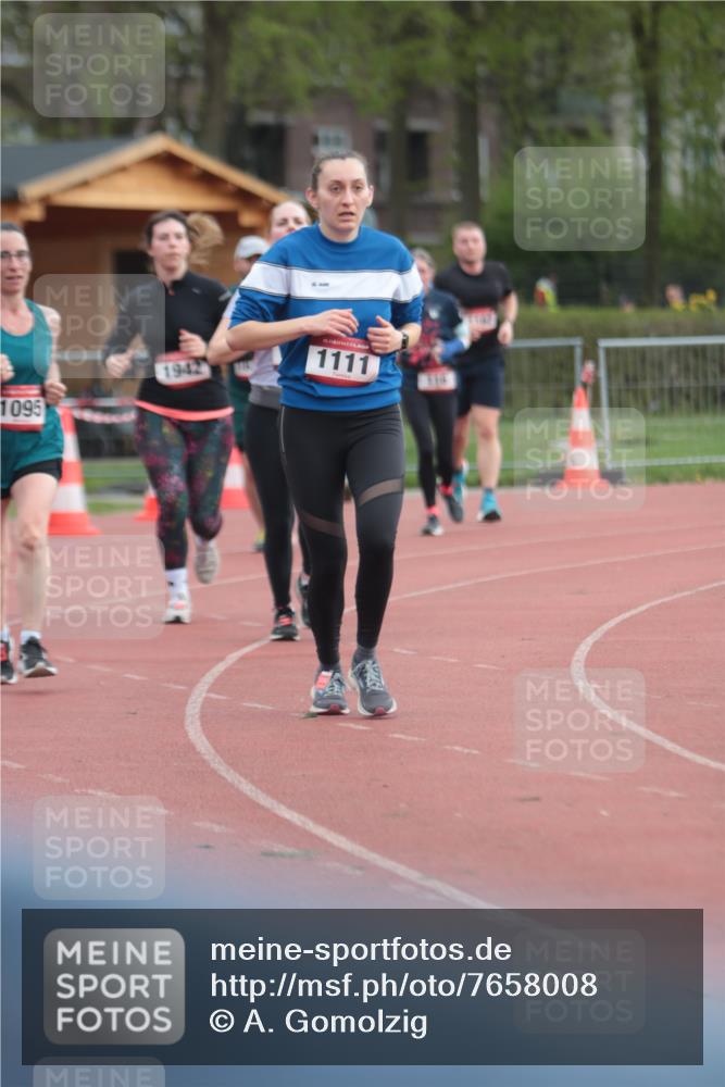 13.04.2025 - Hammer Lauf A. Gomolzig http://msf.ph/oto/7658008 13.04.2025 10:16:38 Ziel 116, 560, 1095, 1111, 1162, 1271, 1830 meine-sportfotos.de