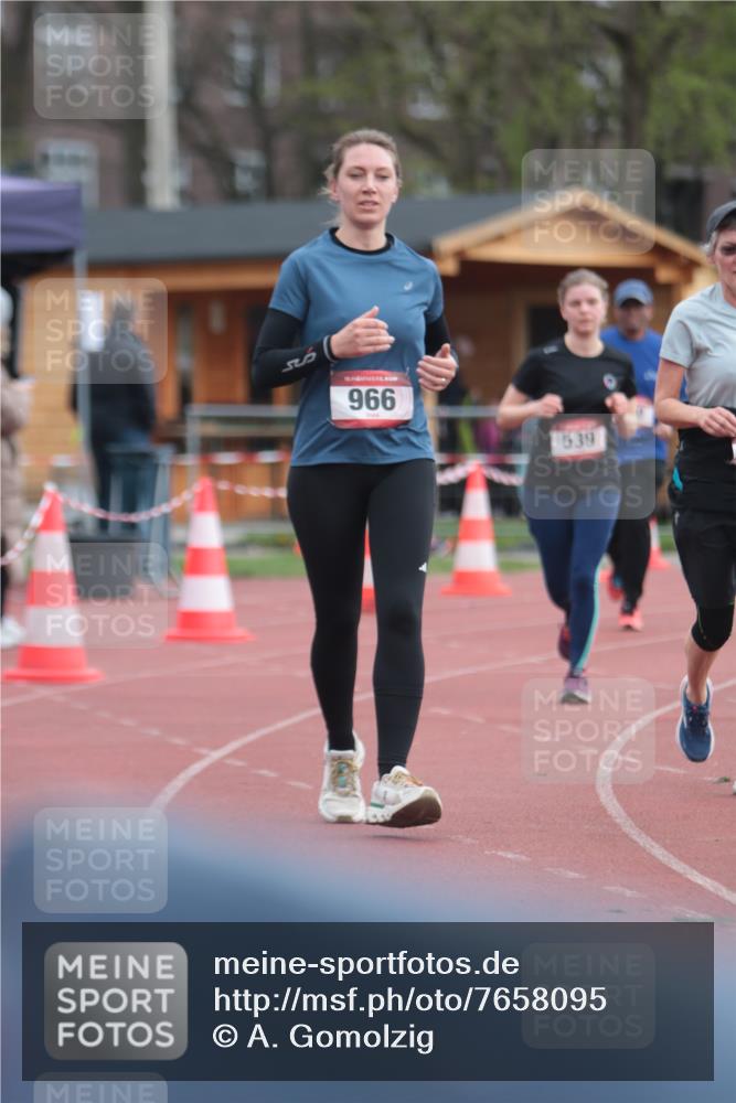 13.04.2025 - Hammer Lauf A. Gomolzig http://msf.ph/oto/7658095 13.04.2025 10:17:13 Ziel 211, 270, 539, 632, 966, 1970 meine-sportfotos.de