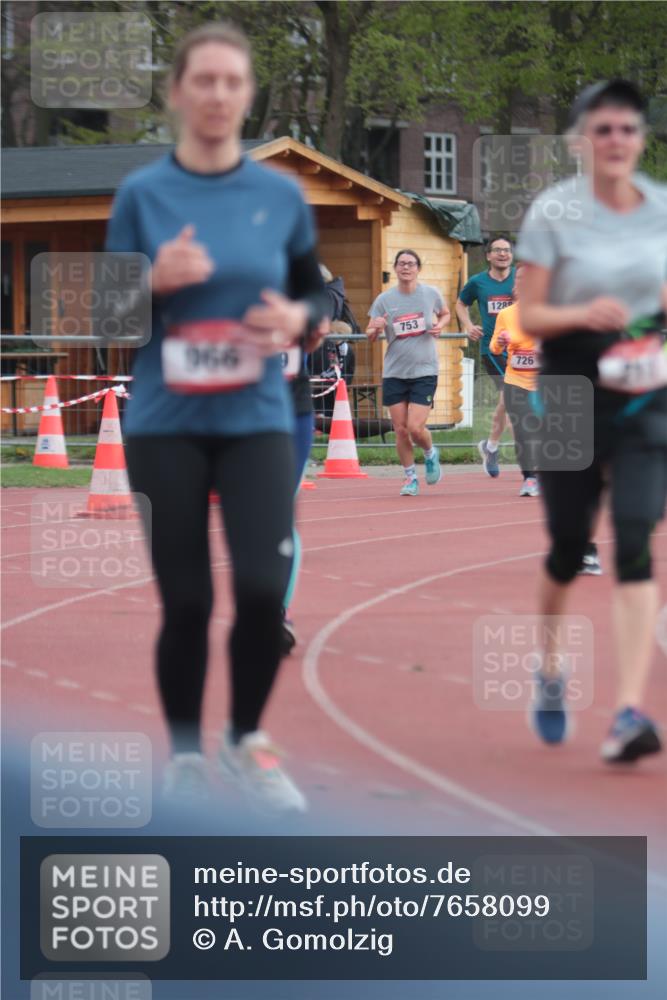 13.04.2025 - Hammer Lauf A. Gomolzig http://msf.ph/oto/7658099 13.04.2025 10:17:15 Ziel 211, 270, 539, 551, 632, 966, 1288, 1970 meine-sportfotos.de