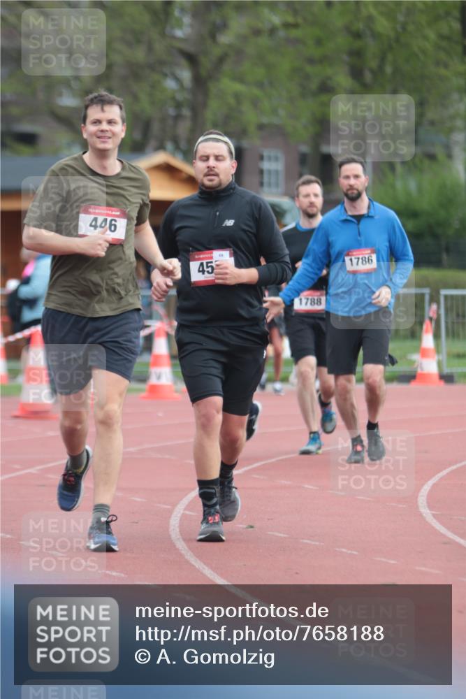 13.04.2025 - Hammer Lauf A. Gomolzig http://msf.ph/oto/7658188 13.04.2025 10:17:50 Ziel 446, 455, 1786, 1788 meine-sportfotos.de