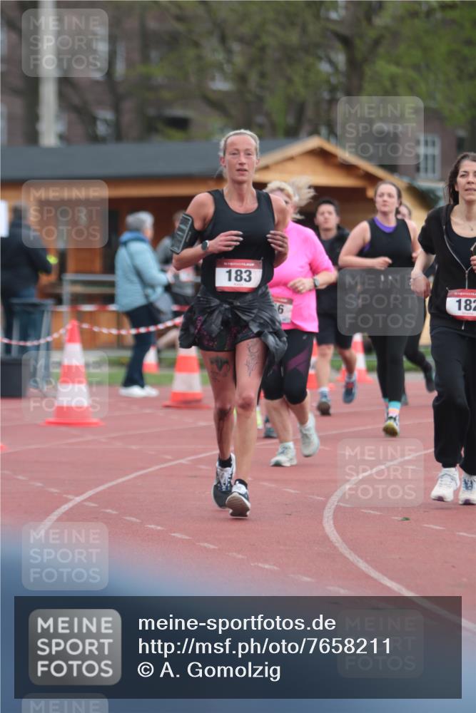 13.04.2025 - Hammer Lauf A. Gomolzig http://msf.ph/oto/7658211 13.04.2025 10:17:59 Ziel 182, 183, 346, 561, 562, 580, 666, 1053, 1054 meine-sportfotos.de