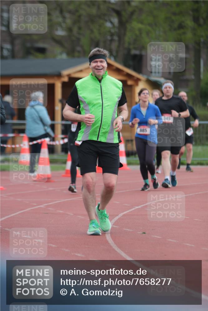 13.04.2025 - Hammer Lauf A. Gomolzig http://msf.ph/oto/7658277 13.04.2025 10:18:21 Ziel 345, 1752, 1753 meine-sportfotos.de