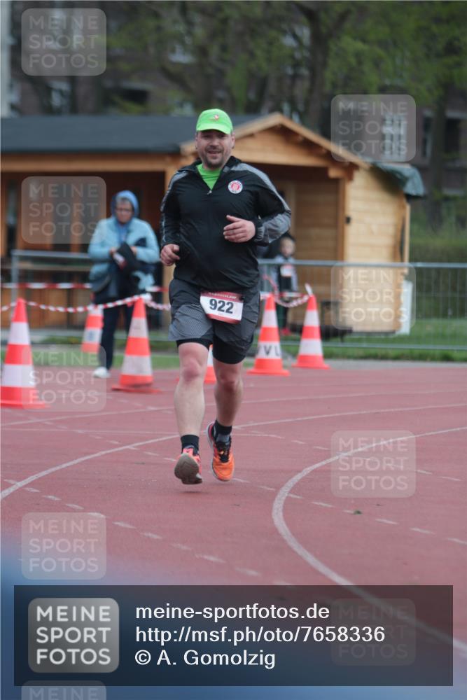 13.04.2025 - Hammer Lauf A. Gomolzig http://msf.ph/oto/7658336 13.04.2025 10:18:42 Ziel 922 meine-sportfotos.de