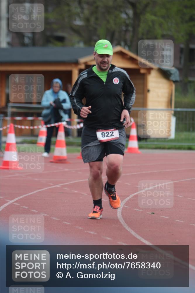 13.04.2025 - Hammer Lauf A. Gomolzig http://msf.ph/oto/7658340 13.04.2025 10:18:43 Ziel 922 meine-sportfotos.de