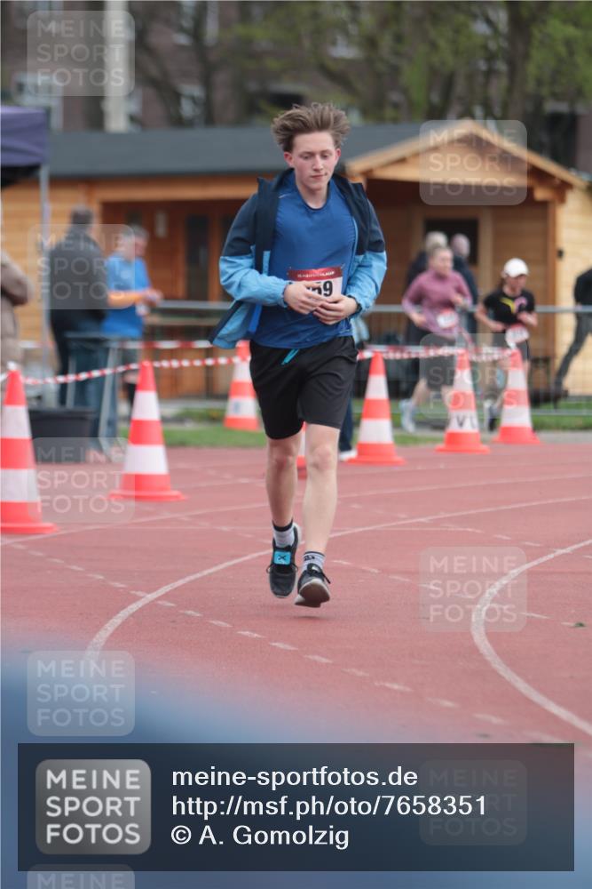 13.04.2025 - Hammer Lauf A. Gomolzig http://msf.ph/oto/7658351 13.04.2025 10:18:54 Ziel 259 meine-sportfotos.de