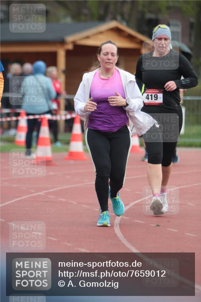 13.04.2025 - Hammer Lauf A. Gomolzig http://msf.ph/oto/7659012 13.04.2025 10:19:15 Ziel 140, 258, 264, 419 meine-sportfotos.de