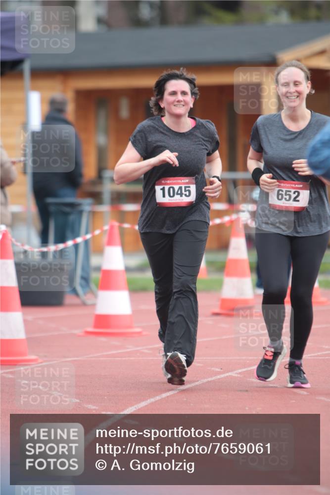 13.04.2025 - Hammer Lauf A. Gomolzig http://msf.ph/oto/7659061 13.04.2025 10:19:51 Ziel 652, 1045, 1067, 1860 meine-sportfotos.de