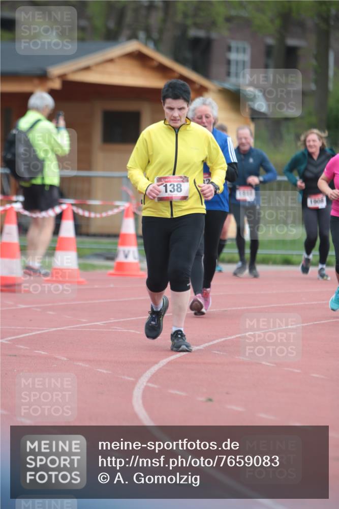 13.04.2025 - Hammer Lauf A. Gomolzig http://msf.ph/oto/7659083 13.04.2025 10:20:12 Ziel 138, 204, 1082 meine-sportfotos.de