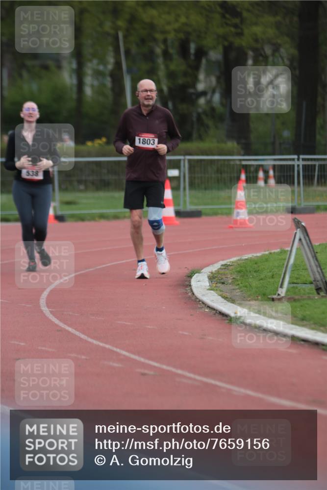 13.04.2025 - Hammer Lauf A. Gomolzig http://msf.ph/oto/7659156 13.04.2025 10:20:48 Ziel 130, 731, 1003, 1803, 1887, 1889 meine-sportfotos.de