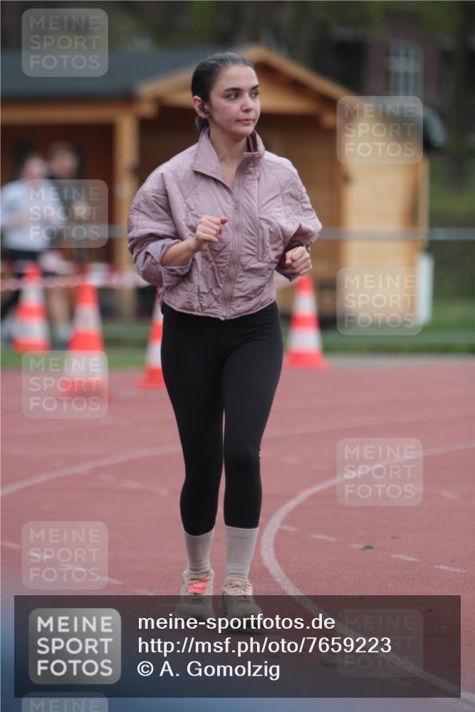 13.04.2025 - Hammer Lauf A. Gomolzig http://msf.ph/oto/7659223 13.04.2025 10:21:23 Ziel 697, 703, 1226 meine-sportfotos.de