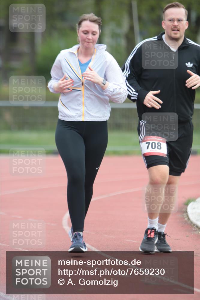 13.04.2025 - Hammer Lauf A. Gomolzig http://msf.ph/oto/7659230 13.04.2025 10:21:35 Ziel 137, 706, 708, 871 meine-sportfotos.de